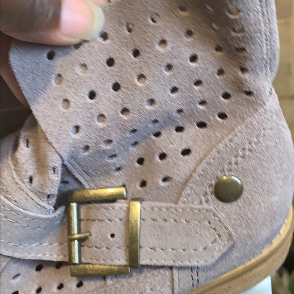 Restricted booties - Picture 4 of 8